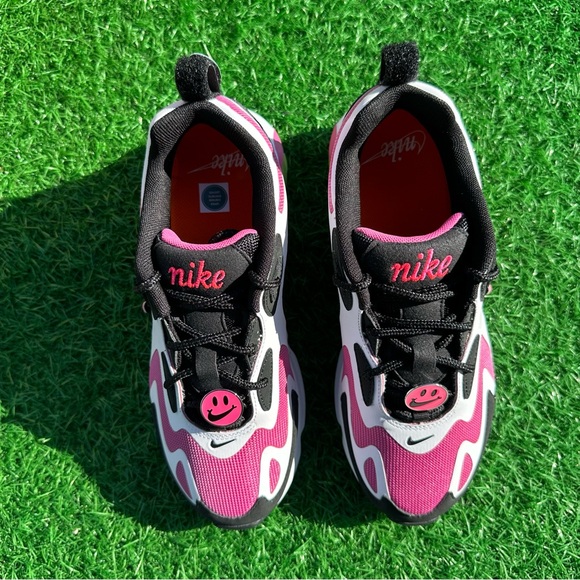 Nike Air Max 200 Black / Hyper Pink - Picture 4 of 11